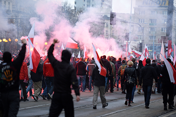 Беспорядки в Варшаве, демонстранты вышли на улицы