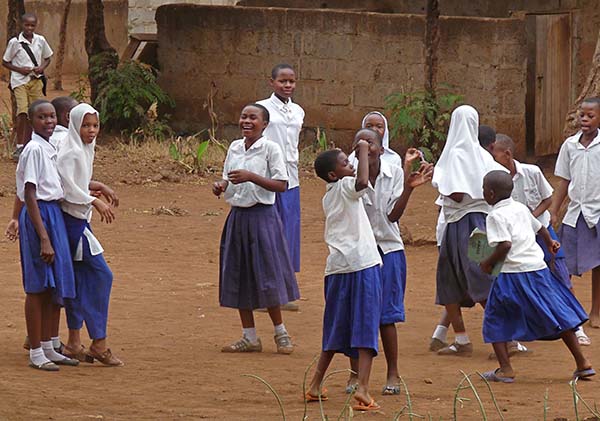 Форма одной из кенийских школ.